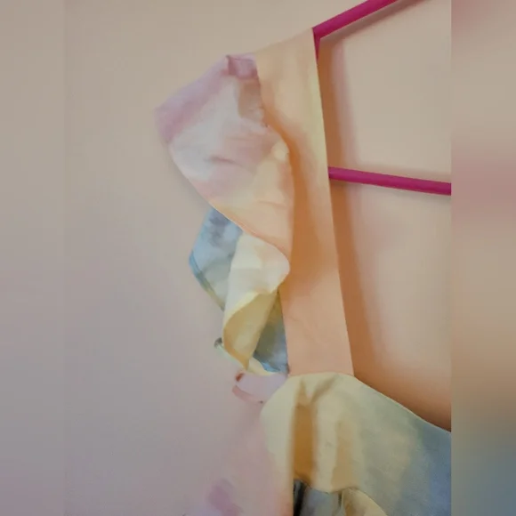 Emily Wonder Watercolor Rainbow Flutter Sleeve Top L NWT - Picture 6 of 15